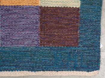 CARPET. Flat weave. 314 x 201 cm. Signed BHL. Sweden the 1960's-1970's.