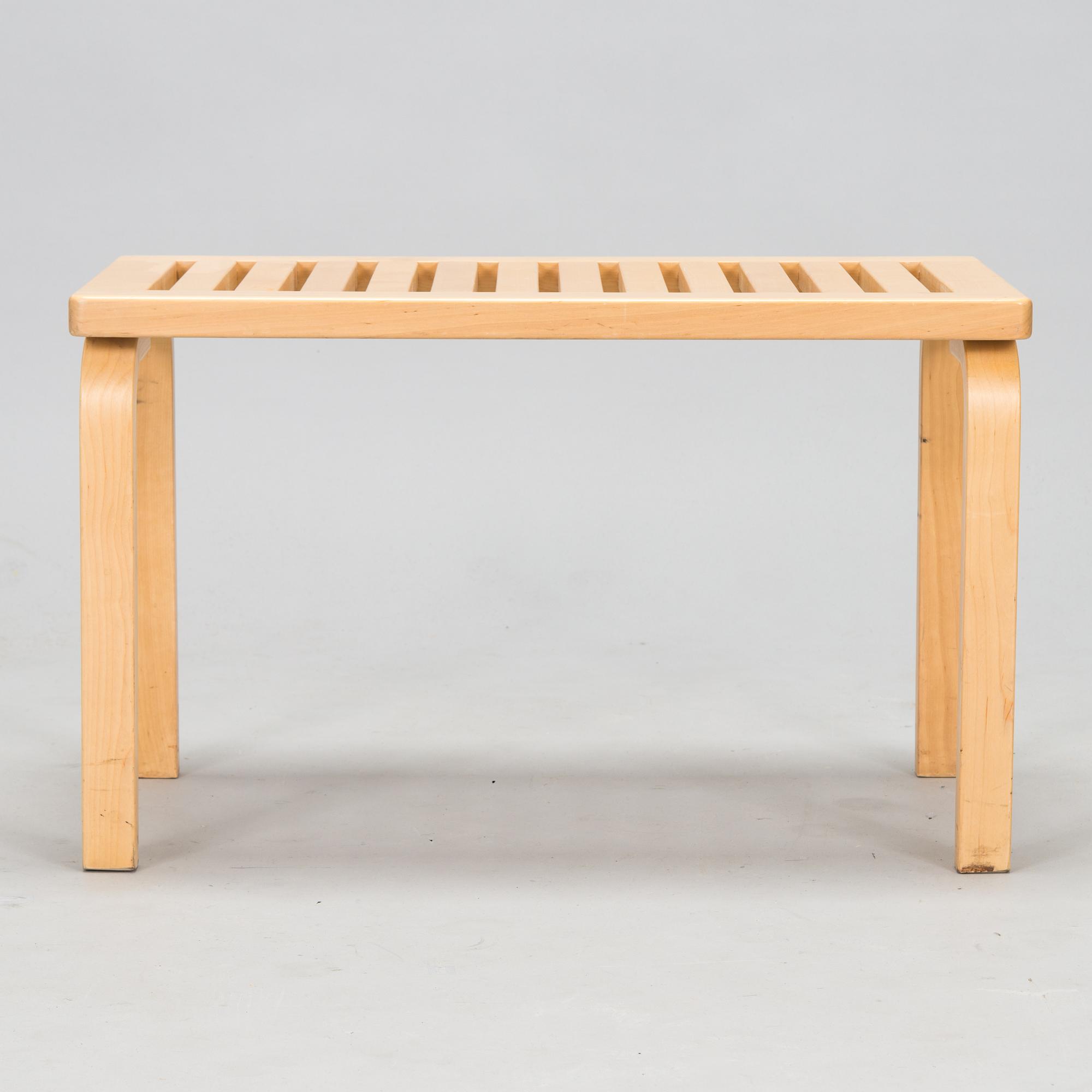 Alvar Aalto, bänk, modell 153B, Artek, 1900-talets slut.
