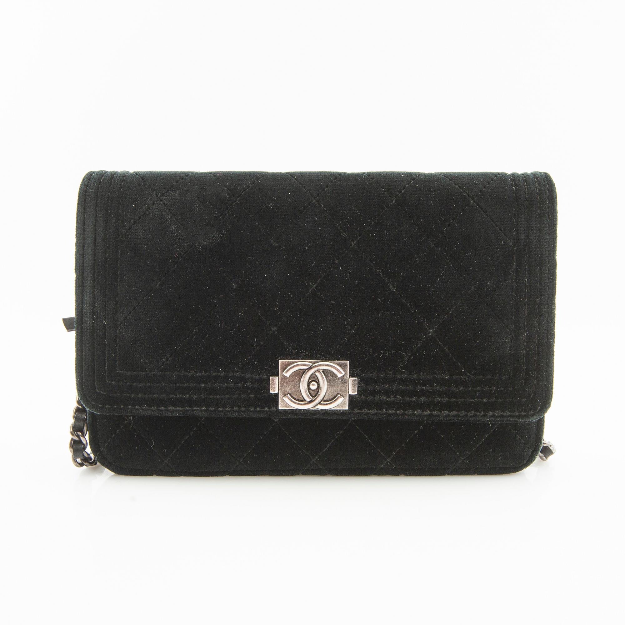 Chanel, väska "Boywallet on chain".