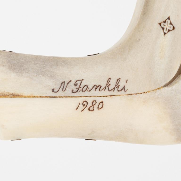 Nikolaus Fankki, A reindeer horn knife, signed and dated 1980.
