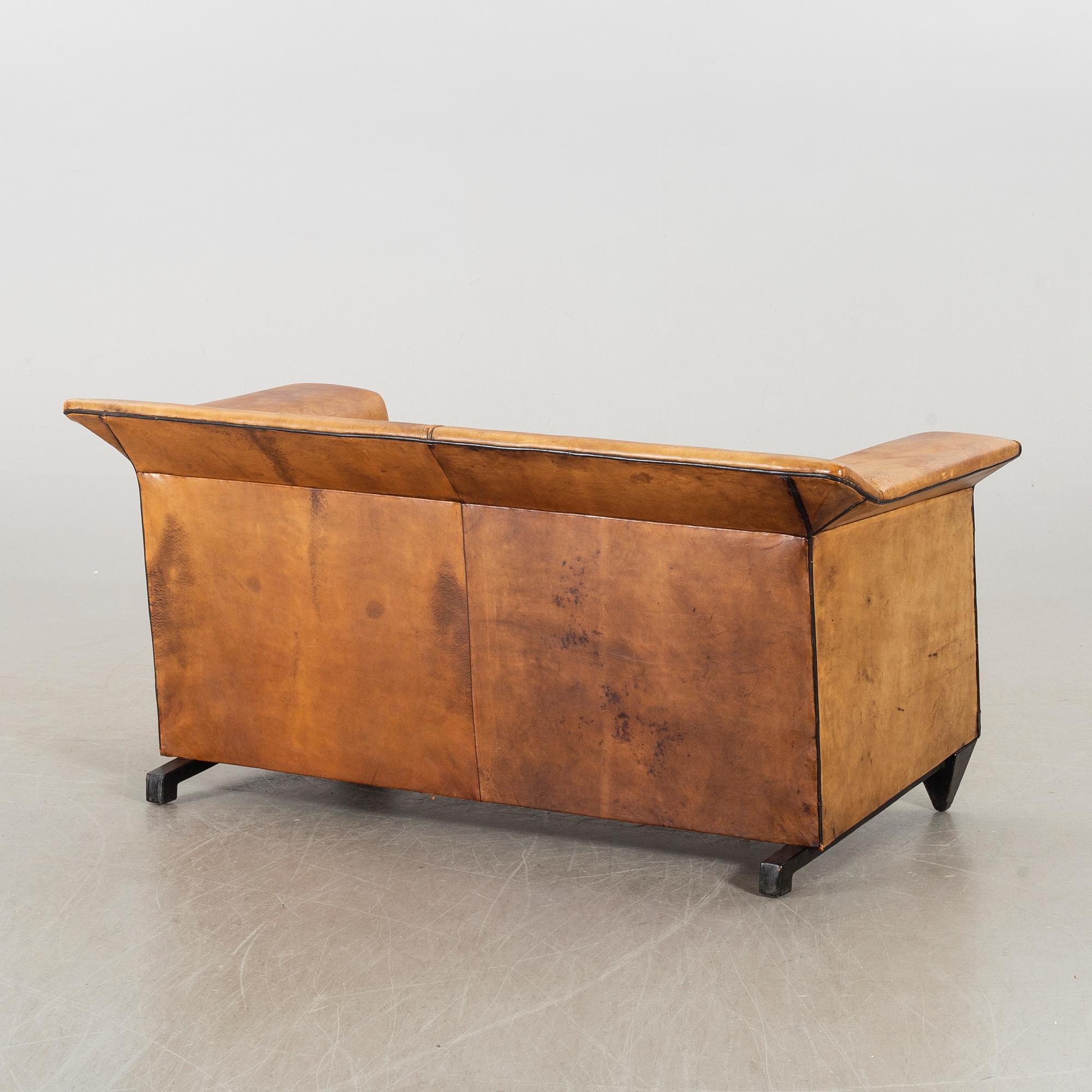 BART VAN BEKHOVEN, a second half of the 20th century leather sofa.