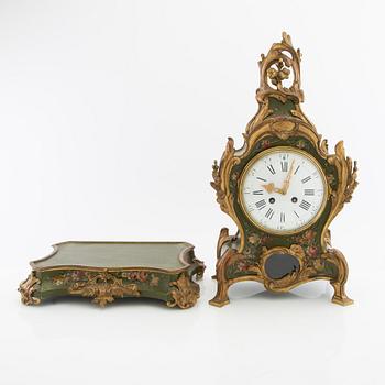 Console clock Louis XV style, first half of the 20th century.