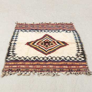 Matta Kashgai sofreh antik ca 128x100 cm.