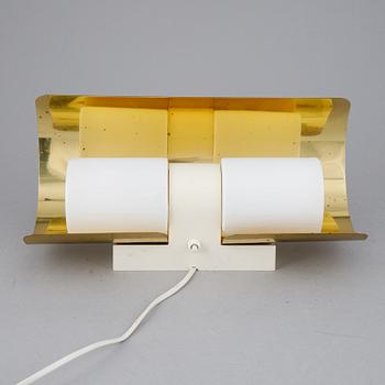 Hans-Agne Jakobsson, a brass wall lamp, model V400, Markaryd, second half of the 20th century.