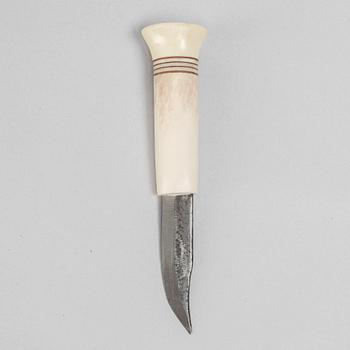 Ingvar Svonni, a reindeer antler knife, signed.