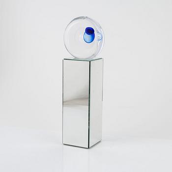 Hanne Dreutler & Arthur Zirnsack, a glass object, Studio Åhus, 1988.
