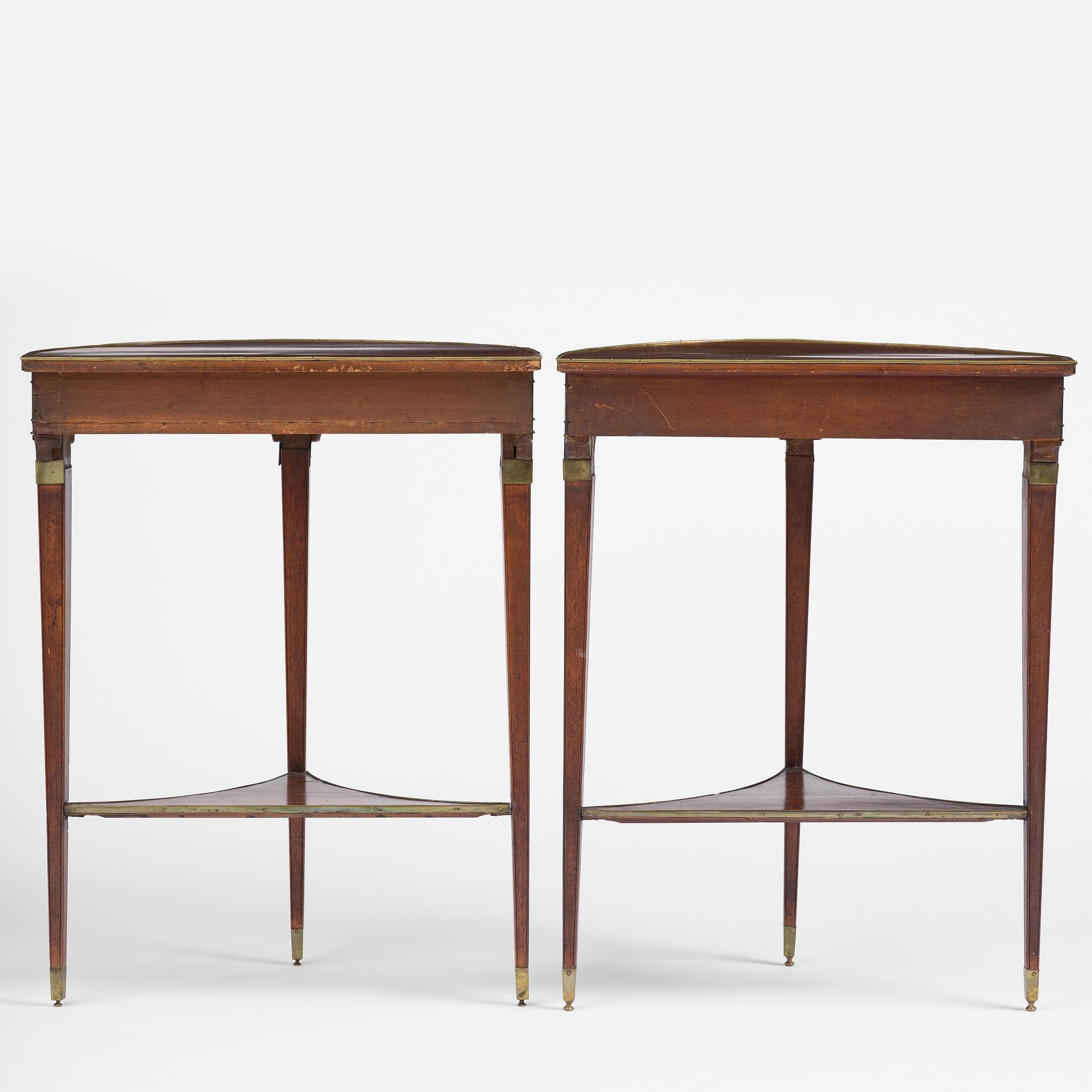 A pair of late Gustavian mahogany consoles in the manner of A. Lundelius, Stochkolm, late 18th century.