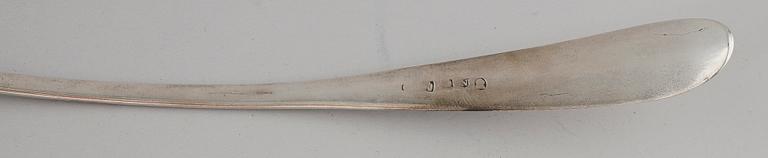 SOPPSLEV, silver, Edinburgh 1793. Vikt ca 134 g.