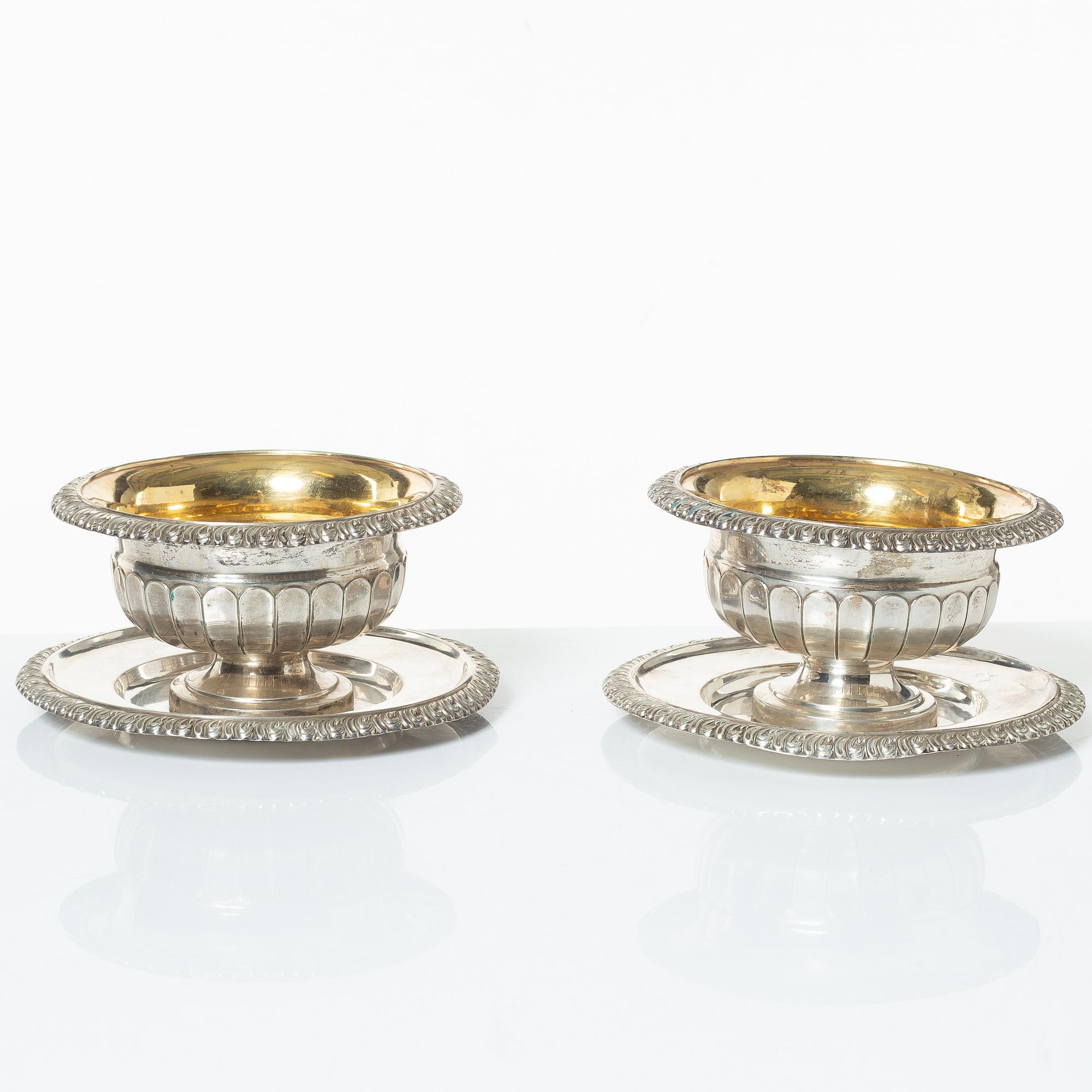 Gustaf Möllenborg, a pair of silver sauce bowls on stands, Stockholm, 1838.