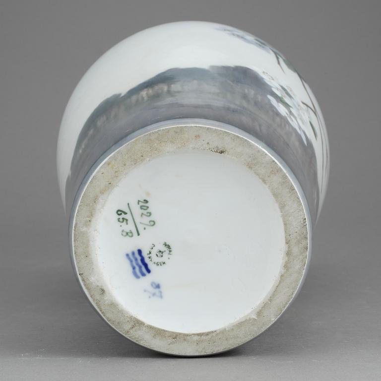 VAS, porslin, Royal Copenhagen, 1900-tal.