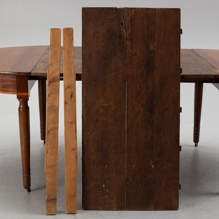 Dining table, 19th century.