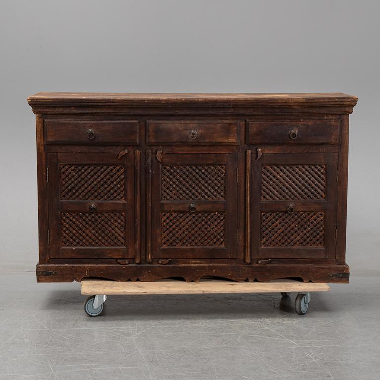 Sideboard / cupboard, late 20th / early 21th century.