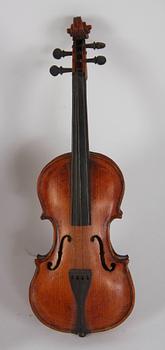 MINIATYRGITARR, och FIOL.