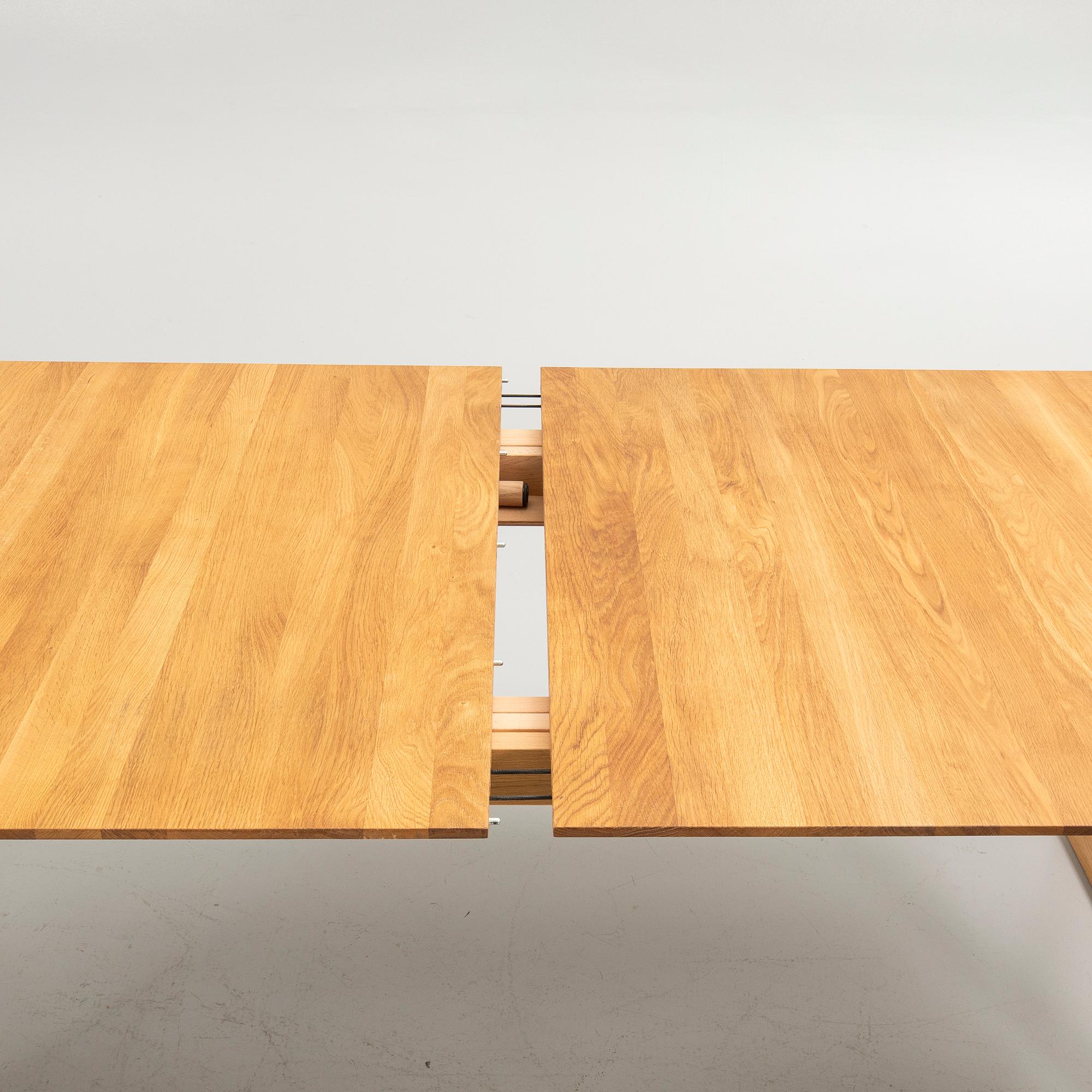 Dining table, model "Kuma", Bolia, modern production.