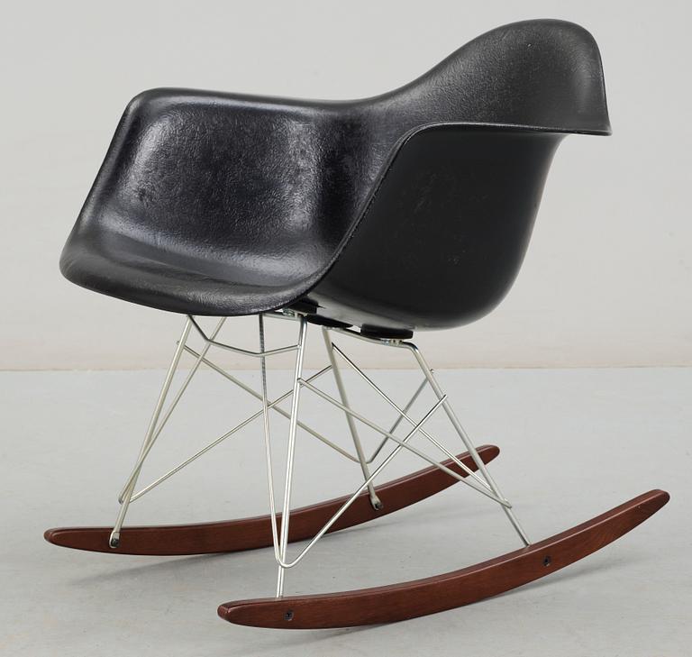 GUNGSTOL, Charles & Ray Eames, Zenith, 1900-talets andra hälft.