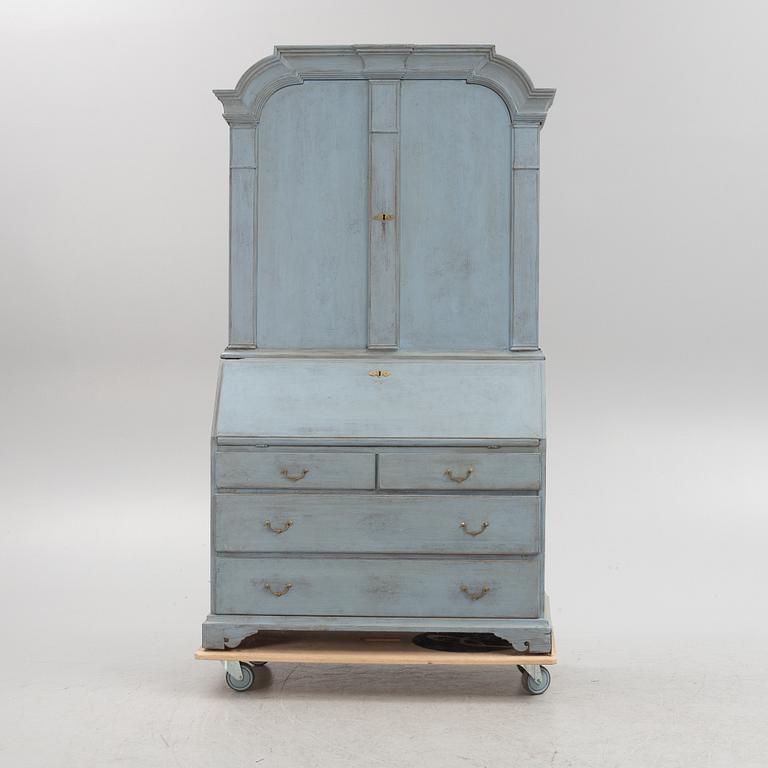 A cabinet, 19th Century.