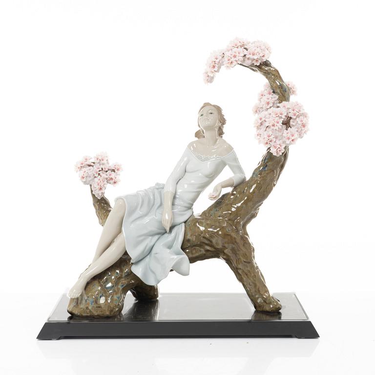Joan Coderch, figurine, "Sweet scent of blossoms", Lladró, Spain.