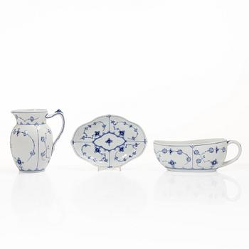 Royal Copenhagen, Thirteen service pieces, 'Musselmalet Riflet', Denmark, 19th–20th century.