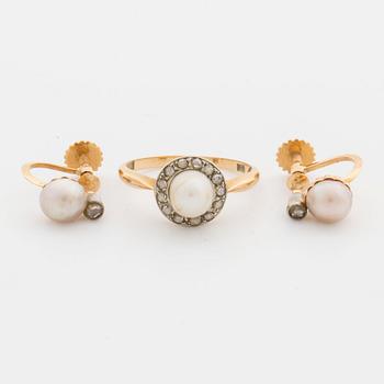 RING and EARRINGS 18K gold with cultured pearls and rose-cut diamonds. Screw fittings.