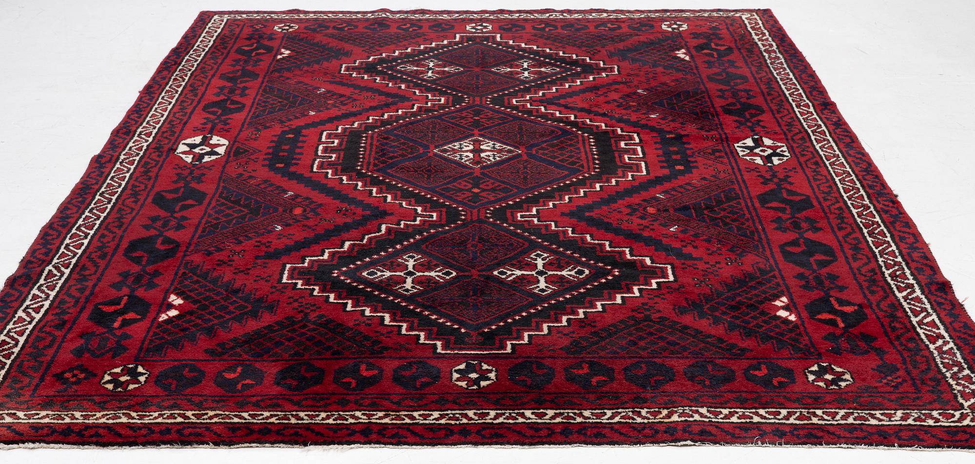 Carpet, oriental, approx. 325 x 235 cm.