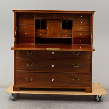 A late Gustavian secretaire, ca 1800.