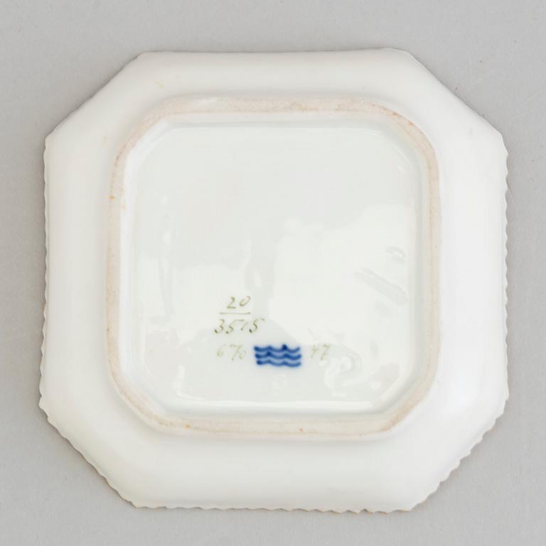 A Royal Copenhagen 'Flora Danica' custard cup with lid and plate model #3514 and #3515.