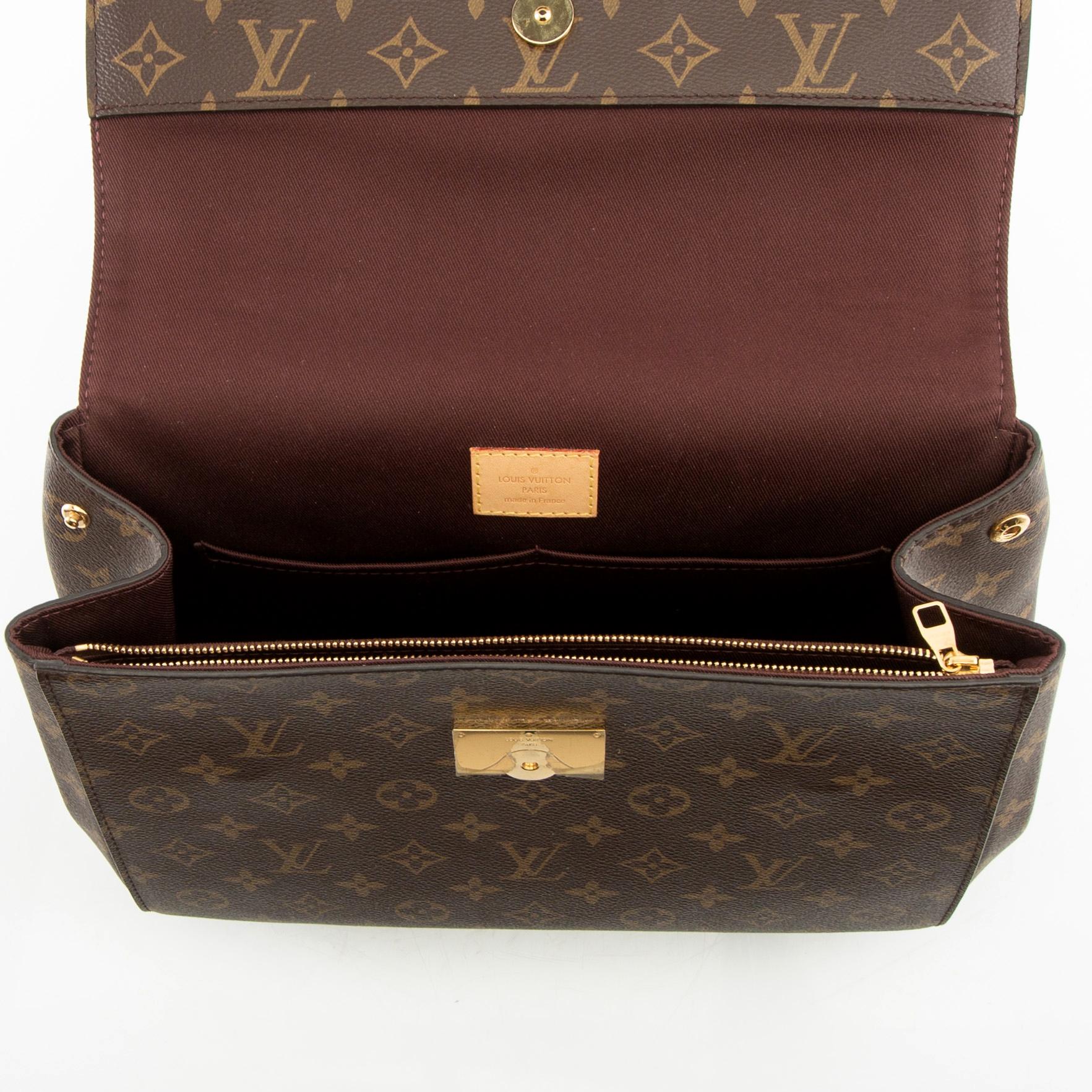 Louis Vuitton,.