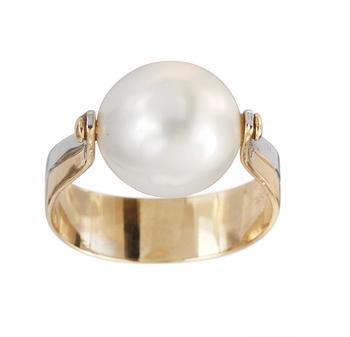RING, with cultured South sea pearl, app 12 mm.