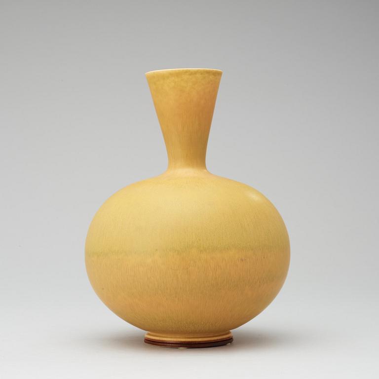 A Berndt Friberg stoneware vase, Gustavsberg Studio 1970.