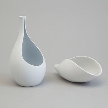 A stoneware vase and bowl of the "Pungo" series, Stig Lindberg, Gustavsberg 1953-63.