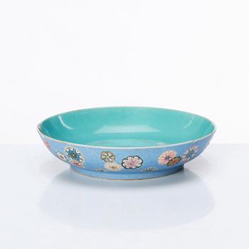 A famille rose sgraffiato 'flower brocade' dish, Qing dynasty.