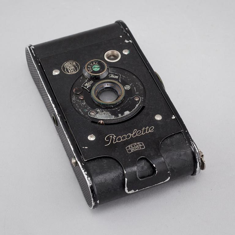 A "Piccolette" camera, Zeiss- Ikon, Contessa- Nettel Piccolette, from the first half of the 20th century.