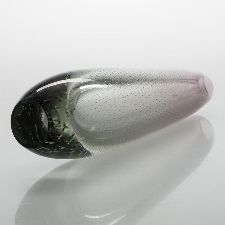 Gunnel Nyman, A glass vase signed, G. Nyman, Nuutajärvi Notsjö.