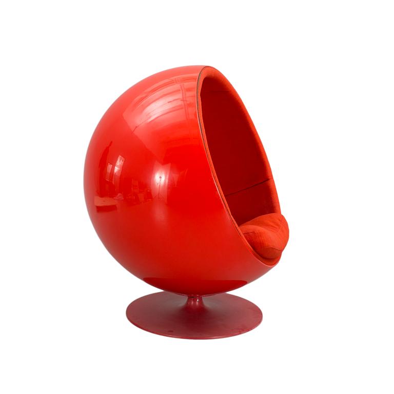 Eero Aarnio, a 'Ball chair', Asko, Finland ca 1971.