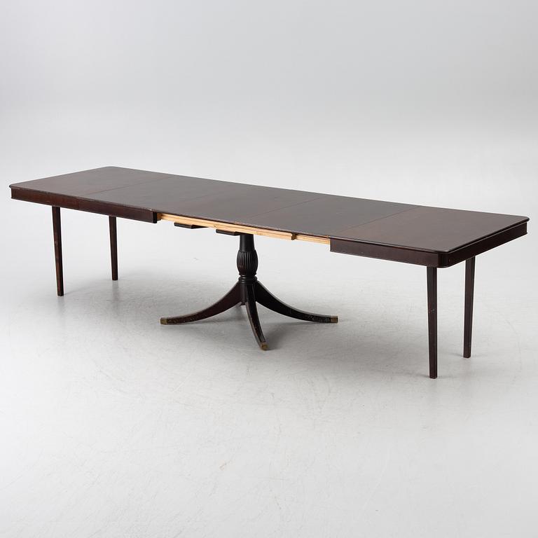 Matsalsbord,  Engelsk stil, tidigt 1900-tal.