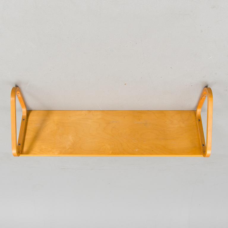 A mid 20th Century '112B' shelf for Artek.