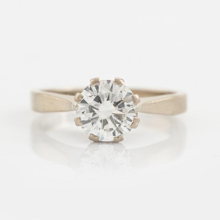18K white gold and brilliant cut diamond solitaire ring, 1,29 ct.