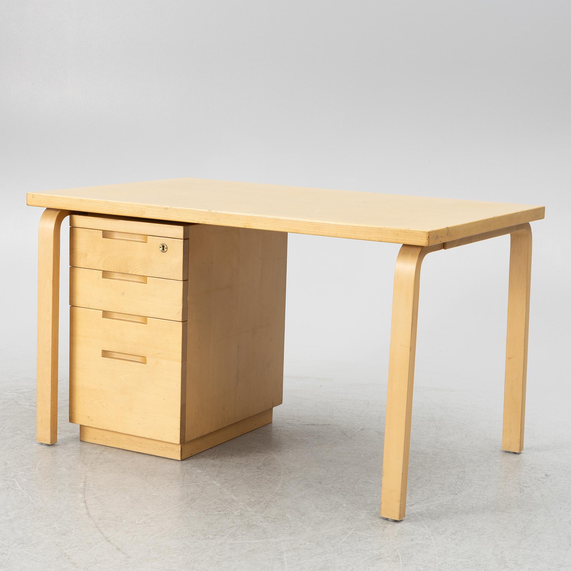 Alvar Aalto, desk and chest of drawers. Artek.