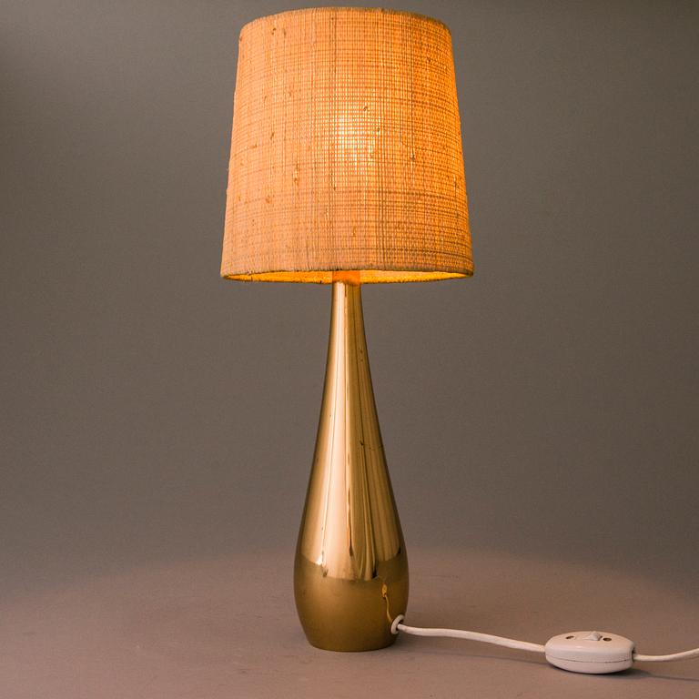 MAURI ALMARI, A mid-20th-century 'K 11-22' table lamp for Idman.