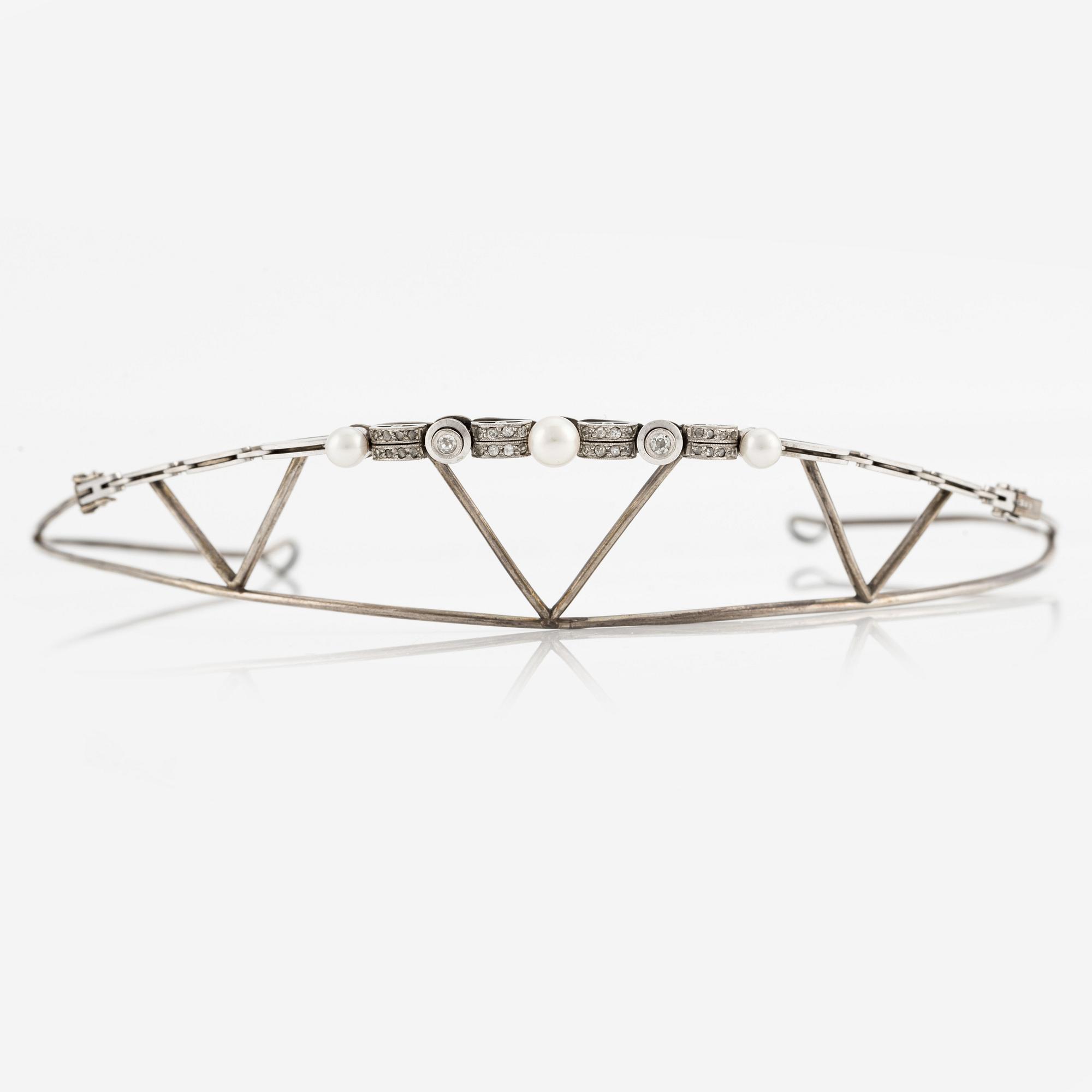Armband/tiara, med pärlor, gammalslipade och rosenslipade diamanter.