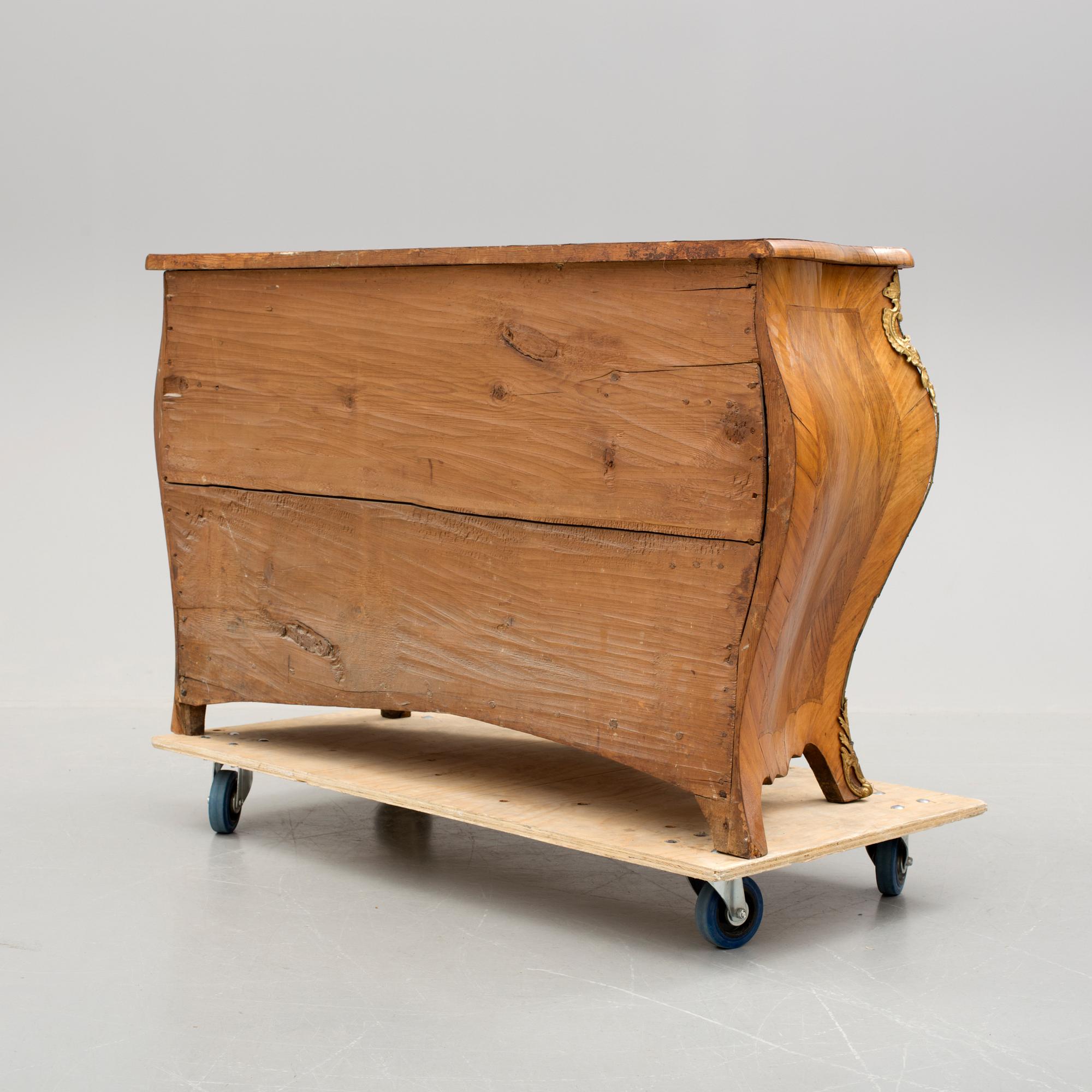 BYRÅ, rokoko, 1700-tal.