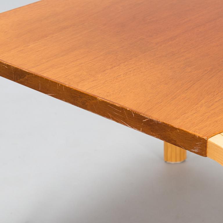 Alvar Aalto, bord, modell MX800C, Artek, 1900-talets slut.