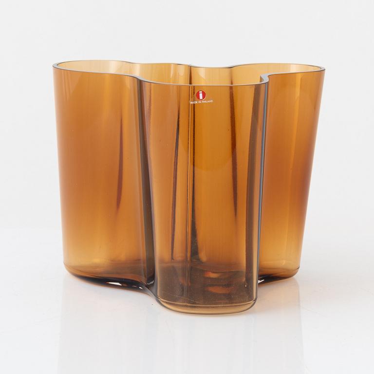 Alvar Aalto, a 'Savoy' vase, Iittala, Finland, 1991.