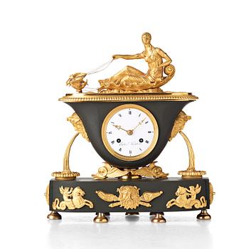 88. A Empire early 19th century mantel clock by Hedström in Stockholm (Ephraim H master in Stockholm 1808-1818).