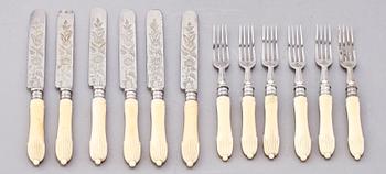 FISKBESTICK, 12 st, silver samt nysilver, Sheffield, England, 1900-tal.