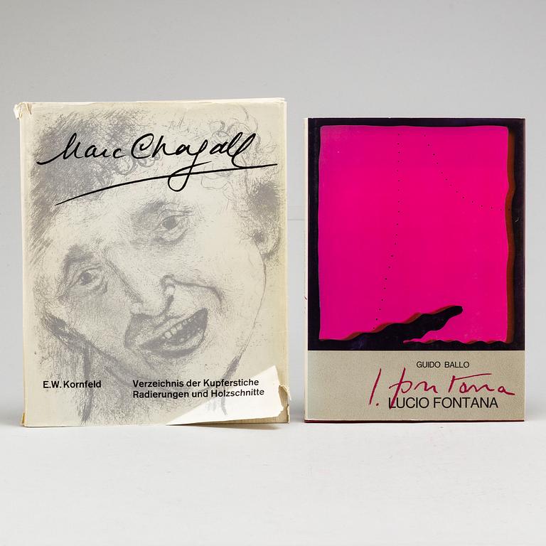 A collection of sixteen art books.