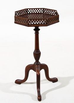 LAMPBORD, engelsk stil, brickmärkt AB Nordiska Kompaniet, 1900-talets första hälft.