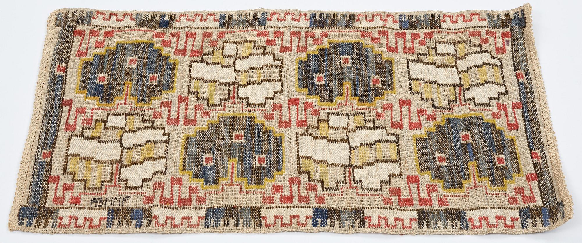 Märta Måås-Fjetterström, vävnad, "Grodblad blå", inplock på linnebotten, ca 41 x 74,5 cm, signerad AB MMF.