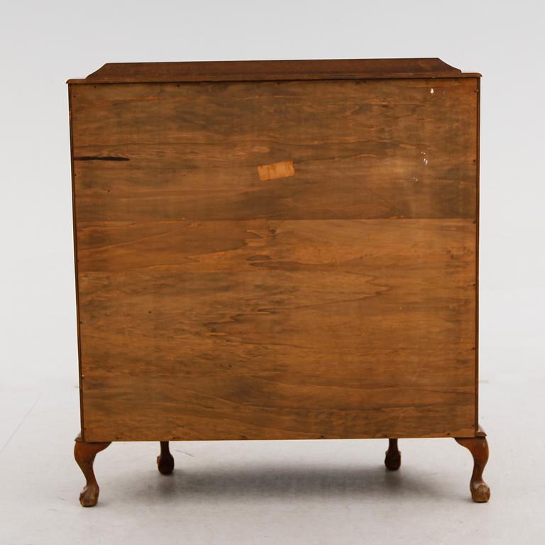 VITRINSKÅP, England, 1900-talets första hälft.