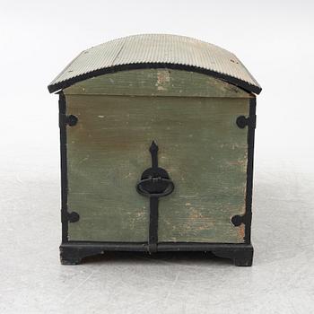 Chest, 19th century.